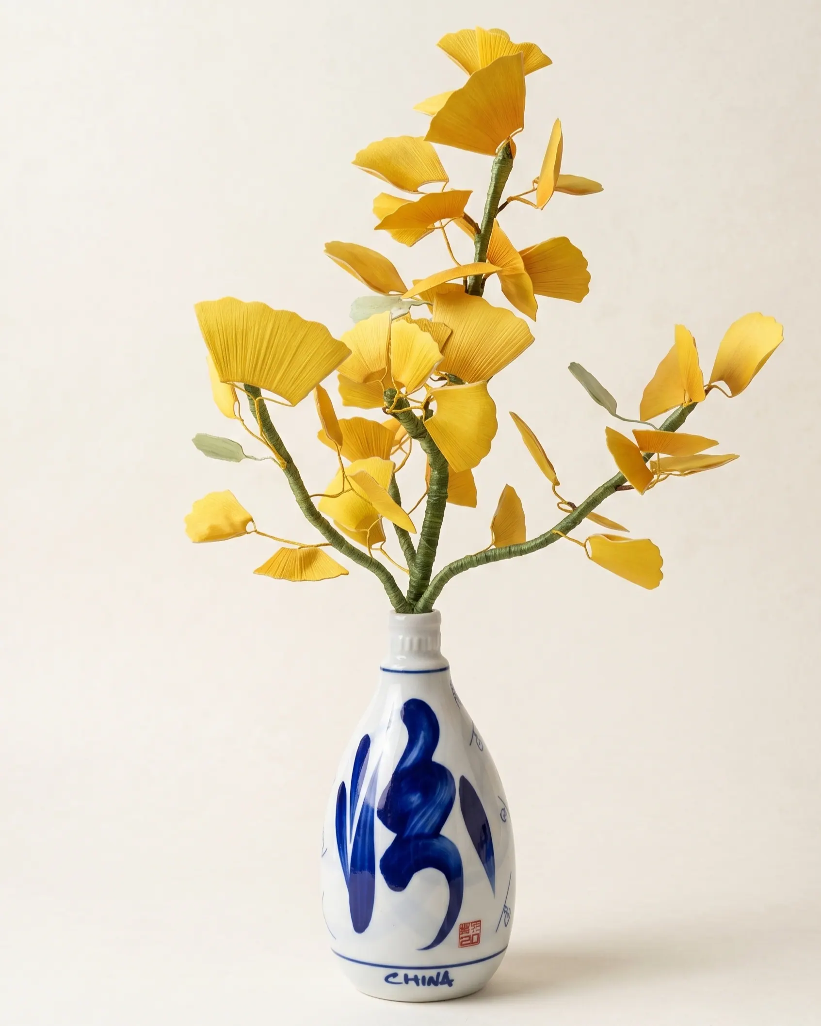 Silk-Wrapped Vase Florals — 缠花瓶花