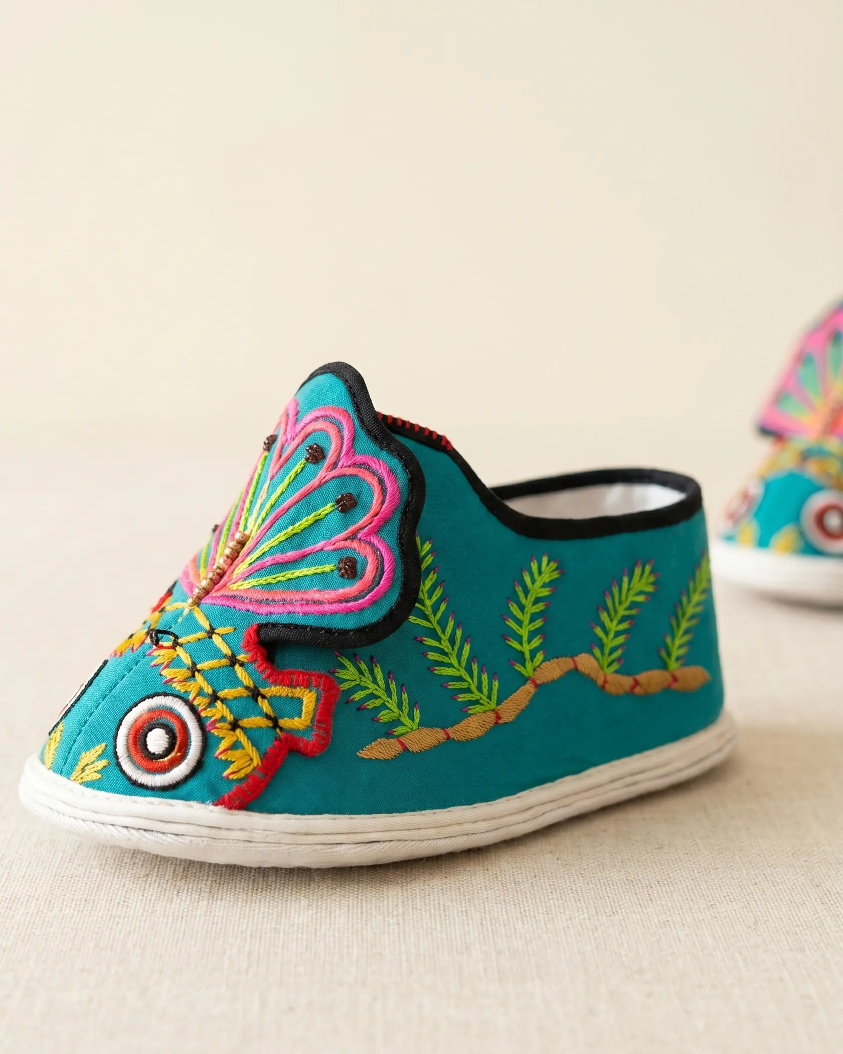 Abundance Fish Shoes — 年年有余绣鞋 — view 2