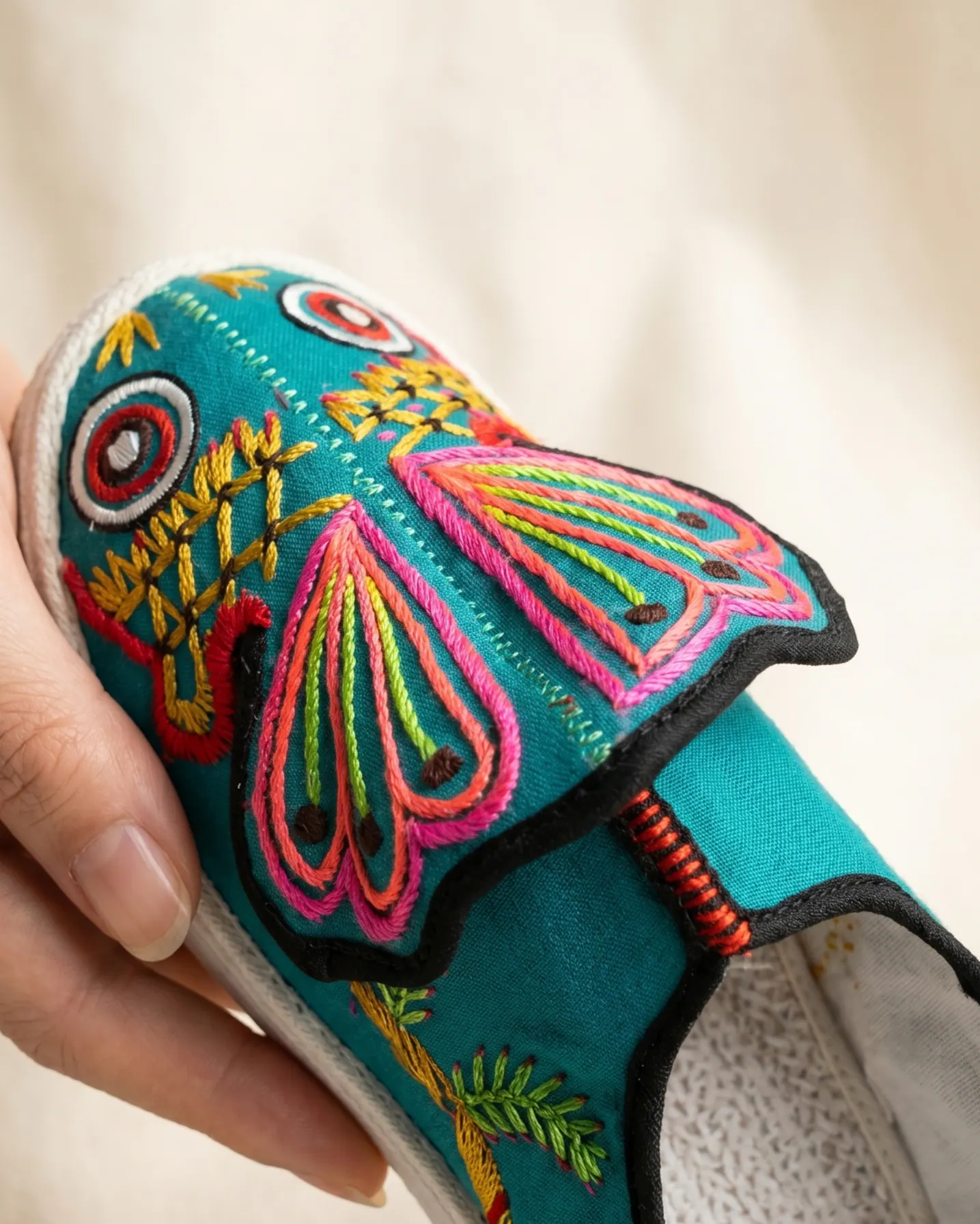 Abundance Fish Shoes — 年年有余绣鞋 — view 3