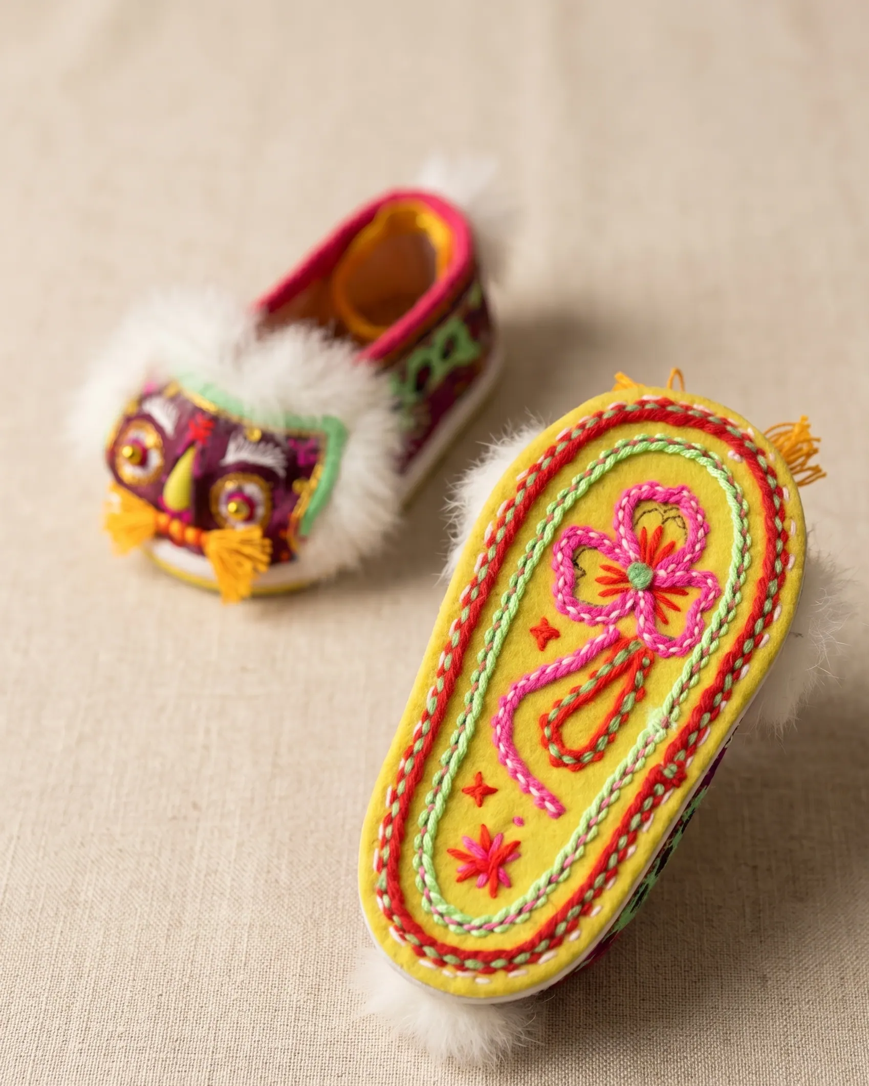 Tiger Head Shoes — 虎头鞋 — view 3